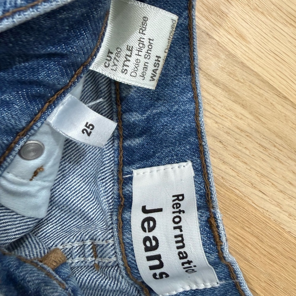 Reformation Dixie High Rise Jean Shorts Size 25 - Picture 3 of 5